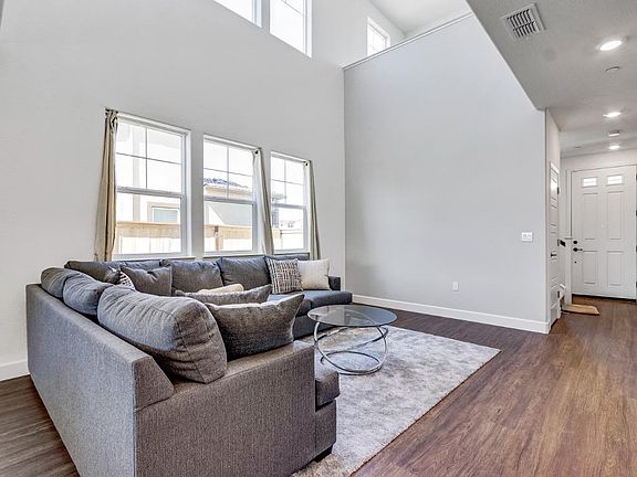 2nd image of 3606 Damora Ave