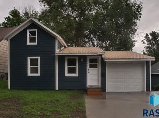 904 E 1st St, Sioux Falls, SD 57103