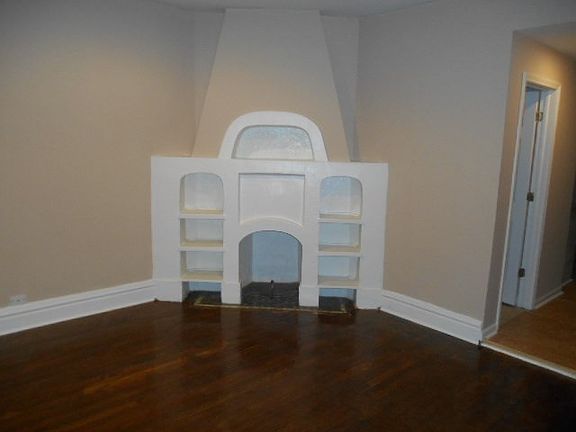 3rd image of 719 N Lorel Ave #H