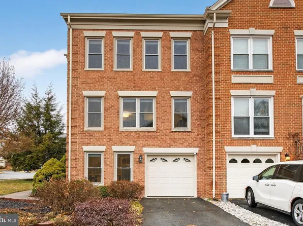 14348 Winding Woods Ct, Centreville, VA 20120