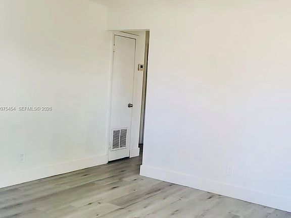 5th image of 1003 NW 73rd St #0