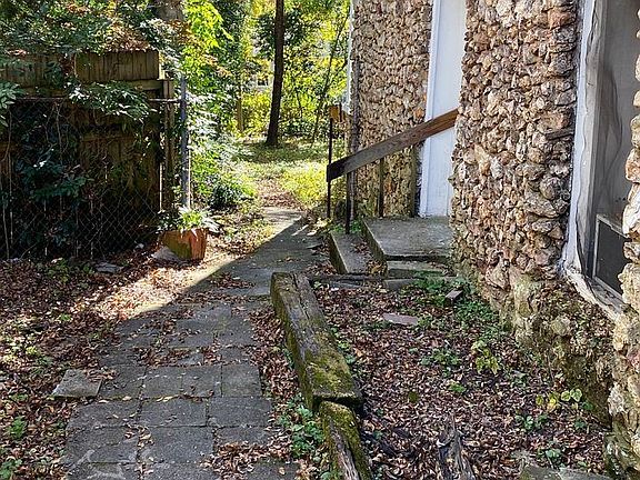 3rd image of 1715 13th Ave S #10658745