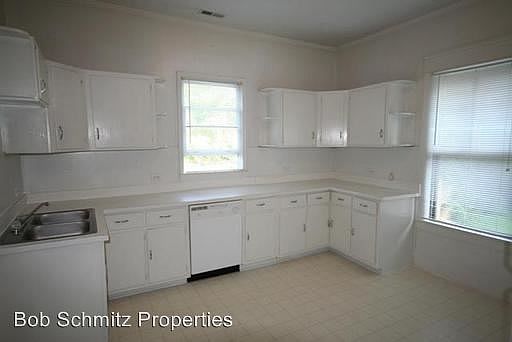 4th image of 1422 James St