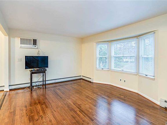 5th image of 224 4th St