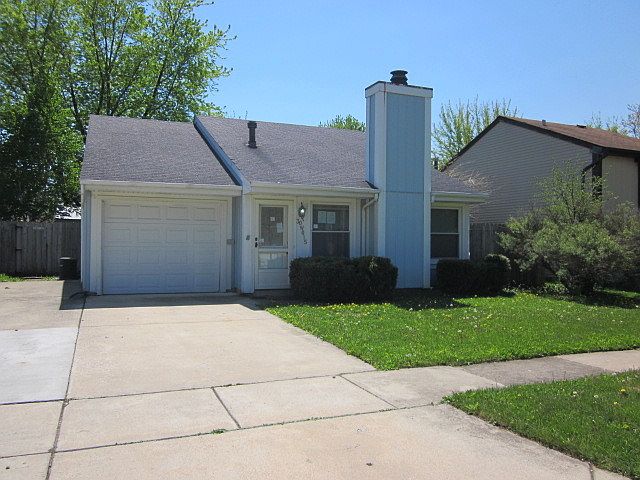 1st image of 30W015 Danbury Dr