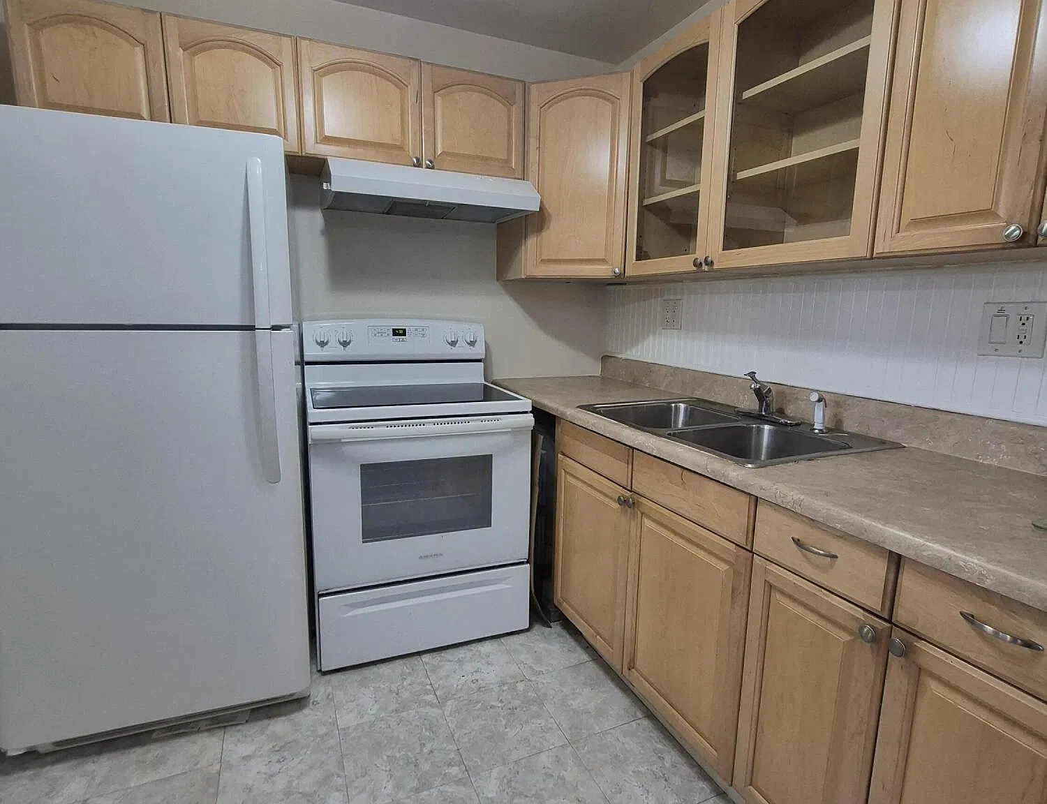1 bed, 1.5 bath, 684 sqft, $1,375 — Photo 3