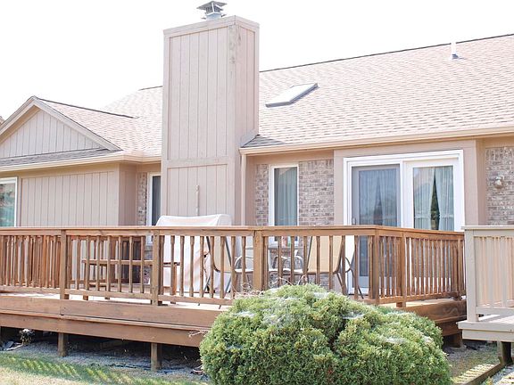 4th image of 16535 Tyler Dr #46