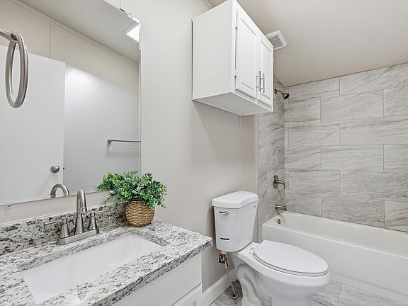 5th image of 11105 McKinley Dr