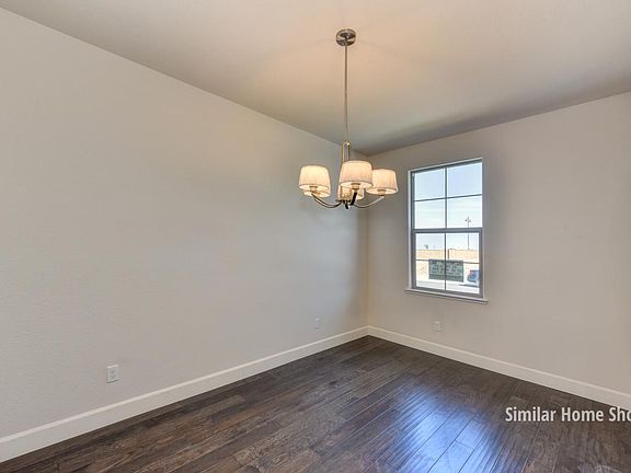 3rd image of 906 Cactus Ct