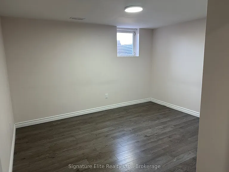 43 Seneca Ave #LOWER — Photo 7