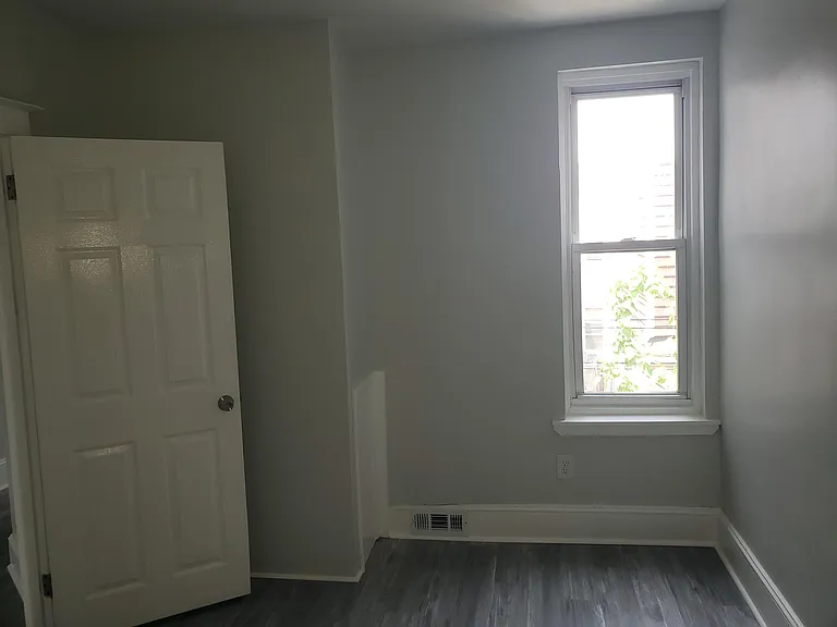 3050 Memphis St — Photo 7