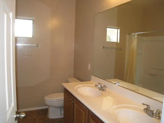 5245 W Shumway Farm Rd — Photo 12
