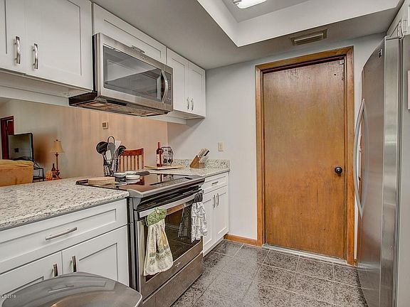 5th image of 3817 Stonemont Dr