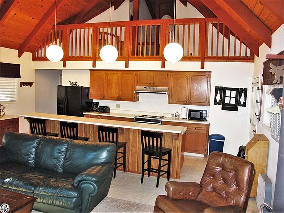 4th image of 19331 Reid Cir #68