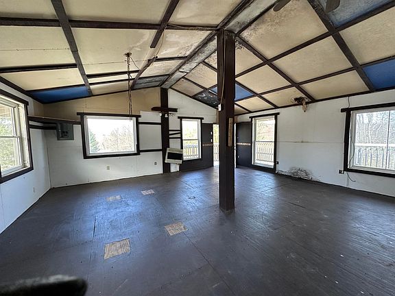 20th image of 146 Roy Rd