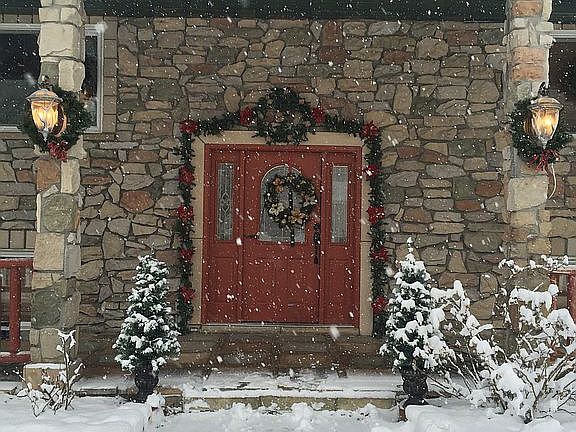 5th image of 58118 Benham Ave