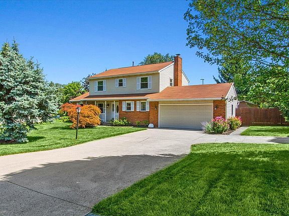 3rd image of 604 Oakwood Dr