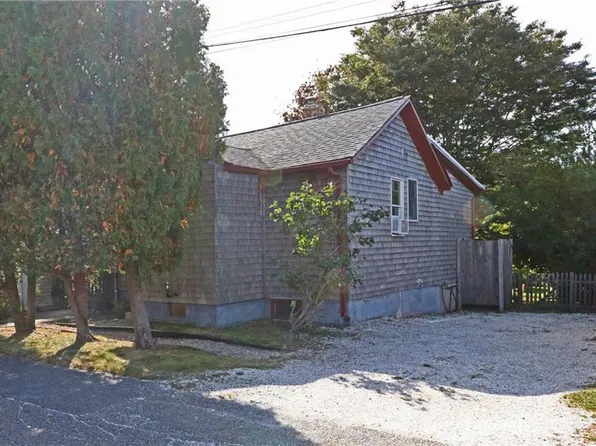 12 Draper Ave, Middletown, RI 02842