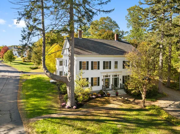 30 Toppans Ln, Newburyport, MA 01950
