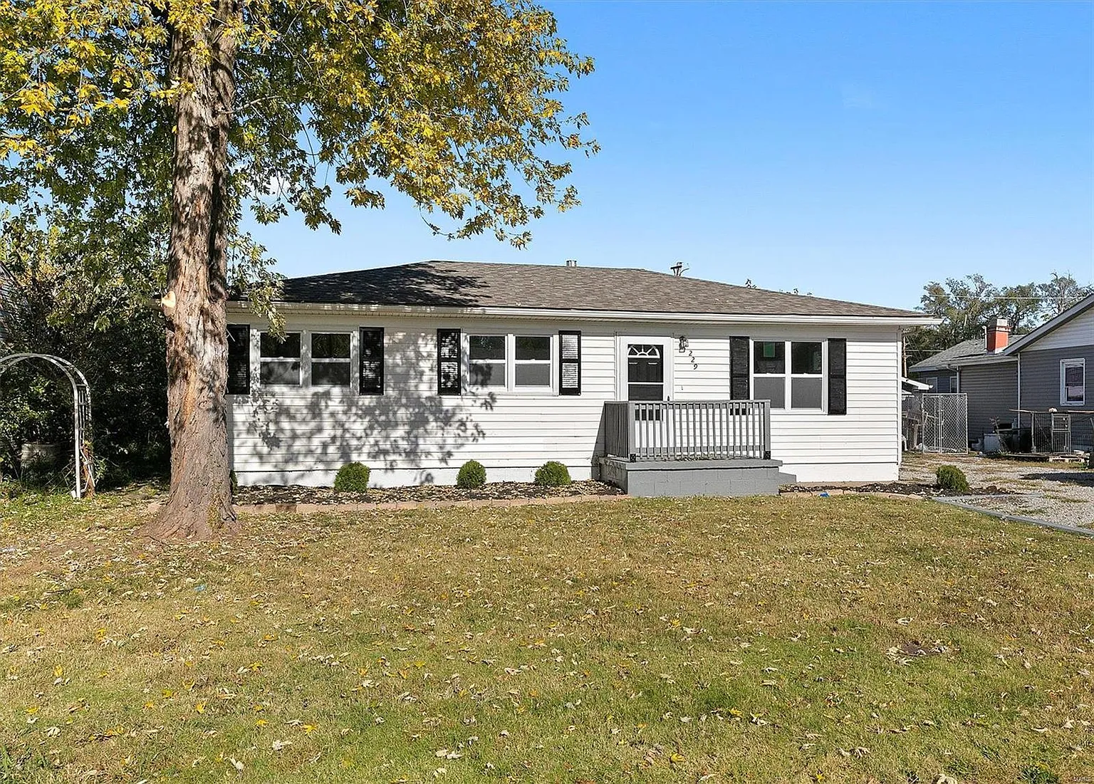 229 Julian Ave photo 1