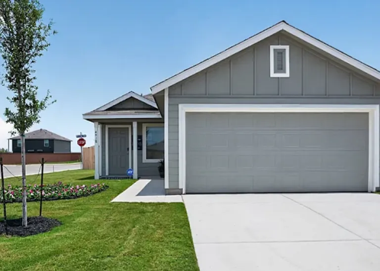 Crestway Dr — Photo 1