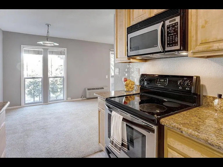 185 Sierra Dr #216 — Photo 19
