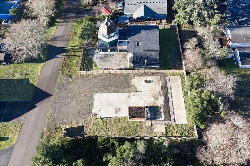 3rd image of 834 Whale Court SW