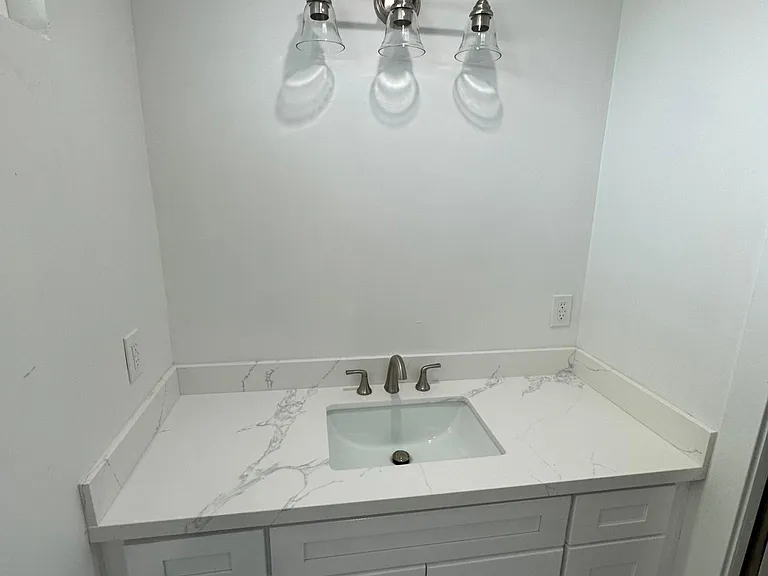 4762 W 137th St #C — Photo 6