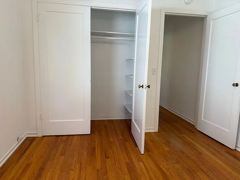 6039 Van Alstine Ave — Photo 7