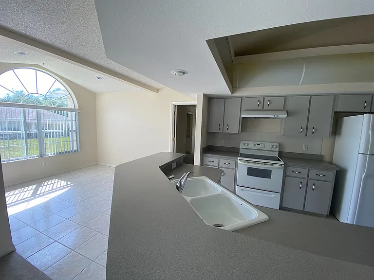 15980 SW 27th Avenue Rd — Photo 7