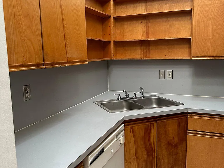 5541 Downing St — Photo 8