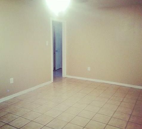 2nd image of 8530 Hayne Blvd