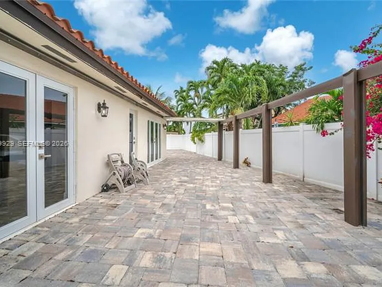 15715 SW 76th Ter — Photo 34