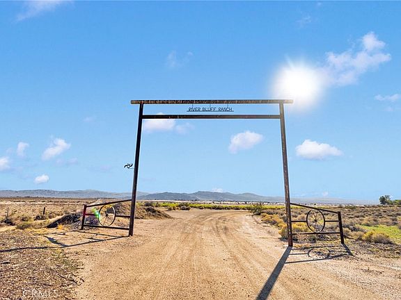 4th image of 37404 Harvard Rd