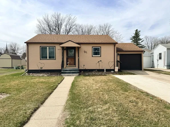 1015 Fredrick Ave, Worthington, MN 56187