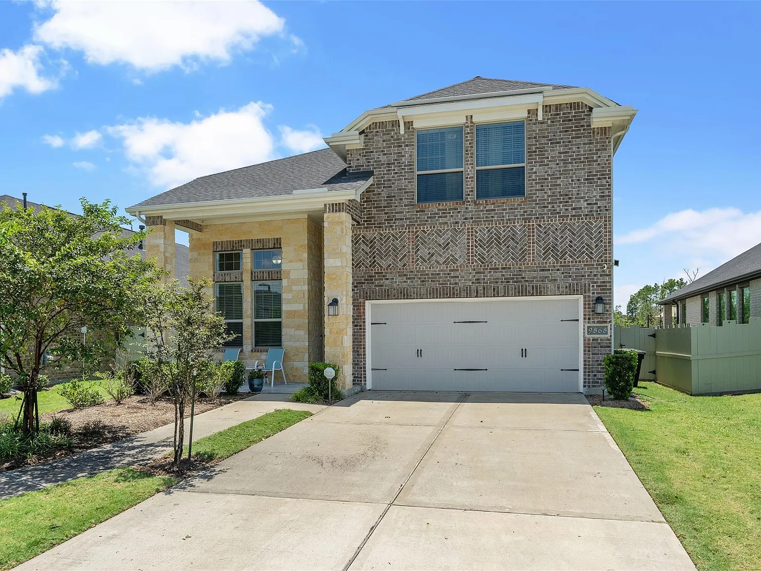 4 bed, 3.0 bath, 2705 sqft, $3,250 — Photo 2