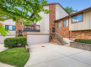 58 Portwine Rd, Willowbrook, IL 60527