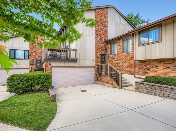 58 Portwine Rd, Willowbrook, IL 60527