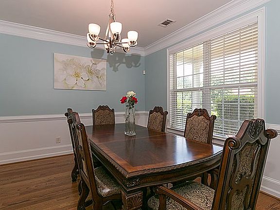 4th image of 121 Kirkland Dr