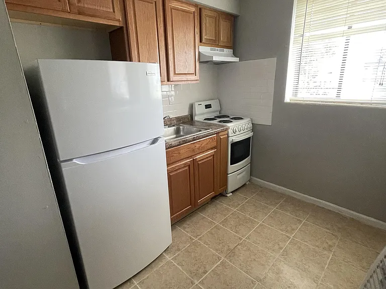 416 S 4th St #A4 — Photo 5