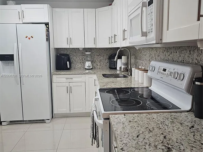20400 W Country Club Dr #315 — Photo 1
