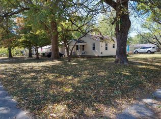 1135 N Fulbright Ave, Springfield, MO 65802