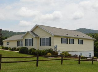 21 Sutton Ln, Franklin, NC 28734