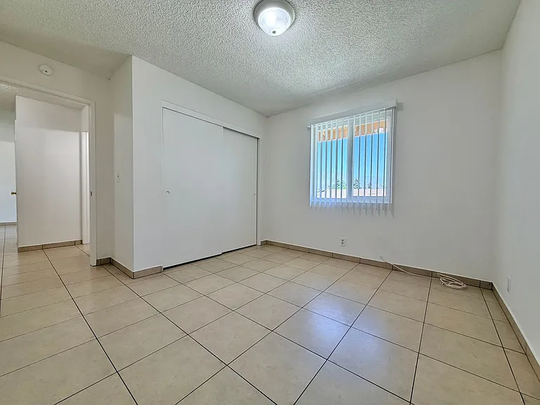 128 E Santa Anna St — Photo 3