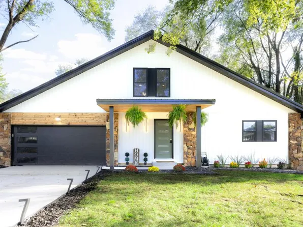 3064 E Gasconade Street, Springfield, MO 65804