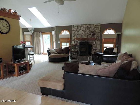 4th image of 3605 Sweet Lake Ave