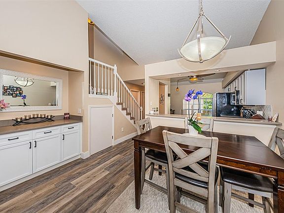 4th image of 2555 Northfield Ln