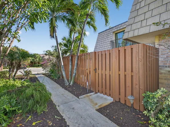 112 Ocean Cove Dr, Jupiter, FL 33477