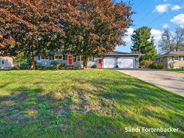 5122 Melmax St, Norton Shores, MI 49441