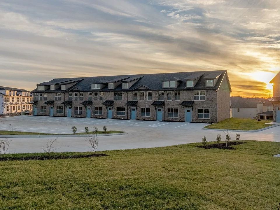 1000 Henry Place Blvd #904